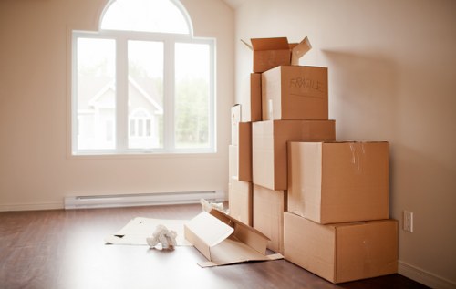 Practical moving truck service helping customers with access and parking in Shoreditch